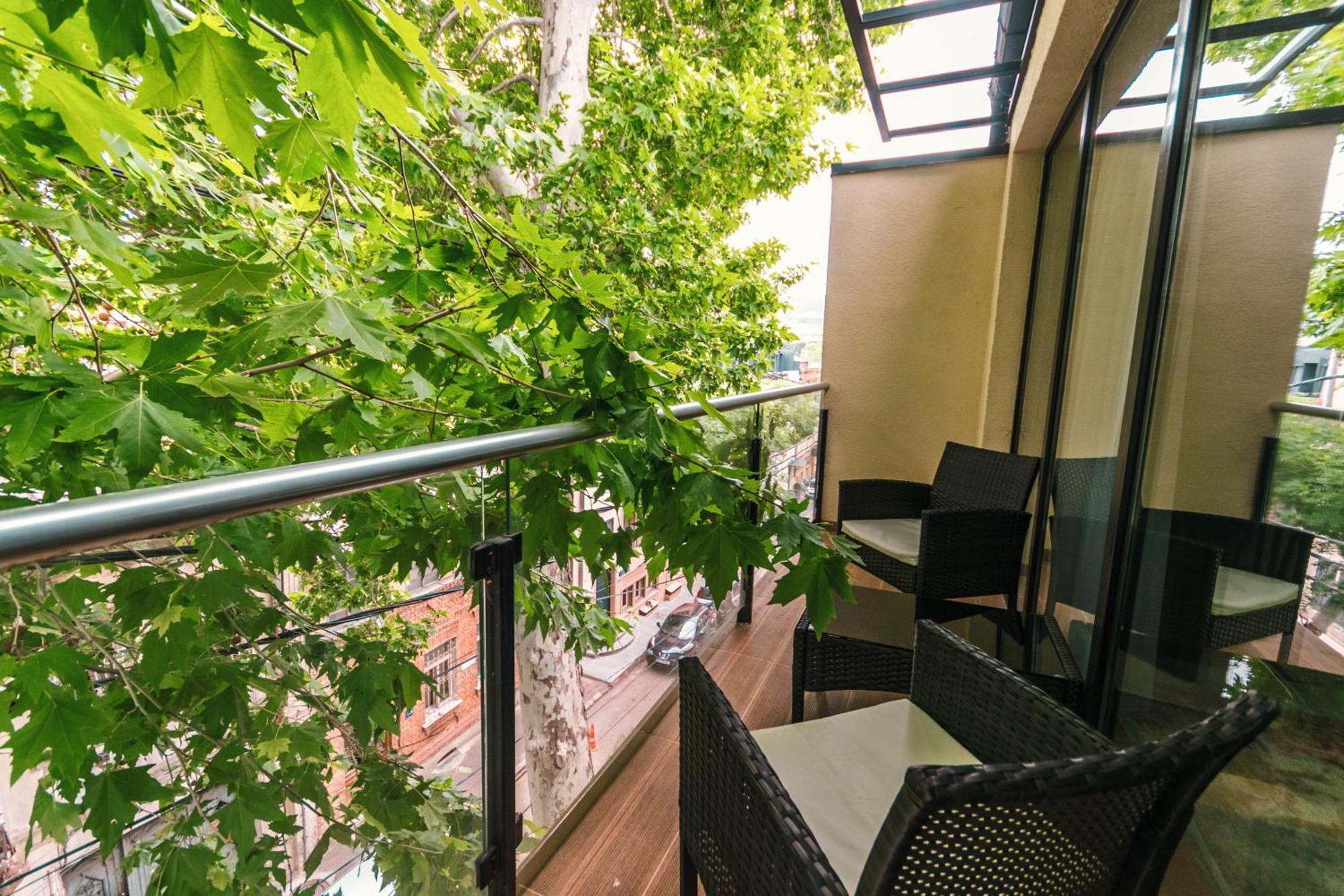 Hotel Adora Tiflis Exterior foto